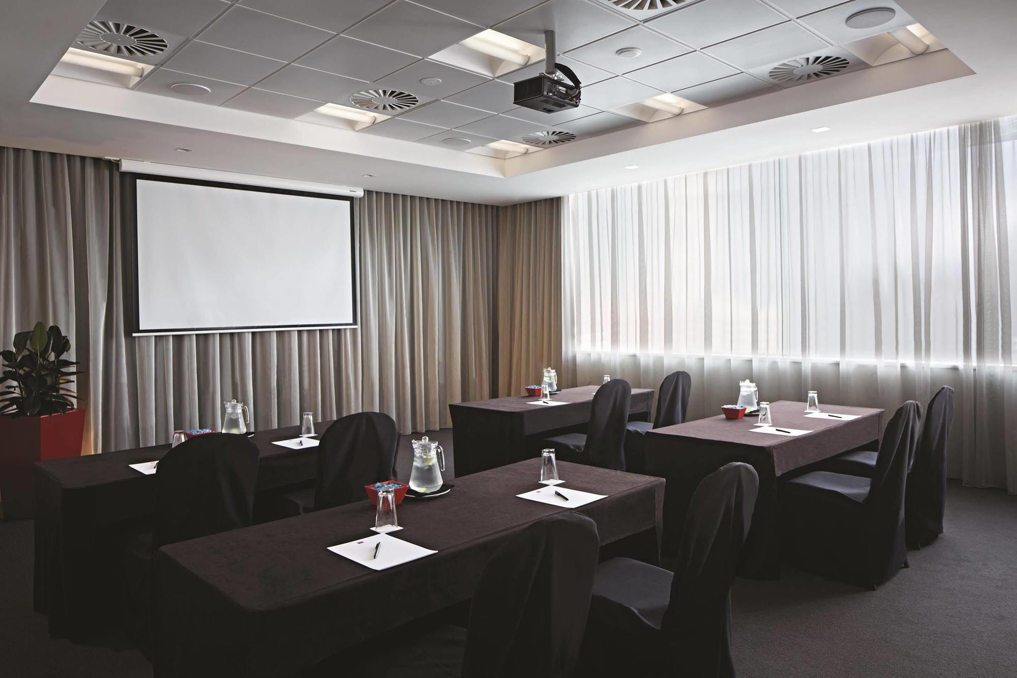 Hotel Jen Brisbane Bagian luar foto